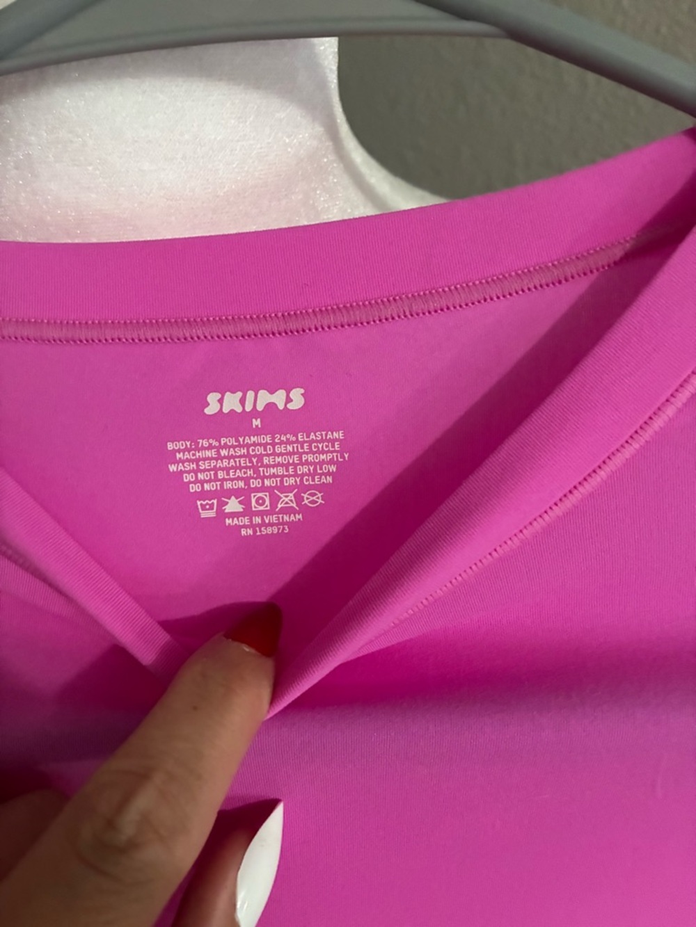SKIMS Fits Everybody Long Sleeve Crewneck Top in Bright Pink - Picture 4 of 4